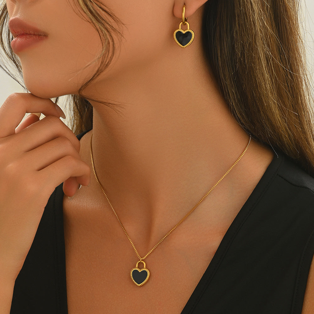 Auravelle Heart-Shaped Mirror-Polished Jewelry Set – A Symbol of Grace and Affection