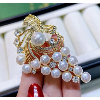 Exquisite And Fashionable Pearl Brooch