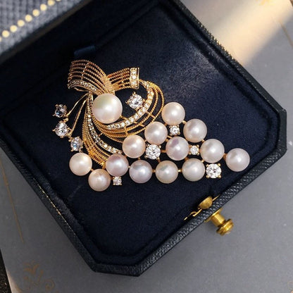 Exquisite And Fashionable Pearl Brooch